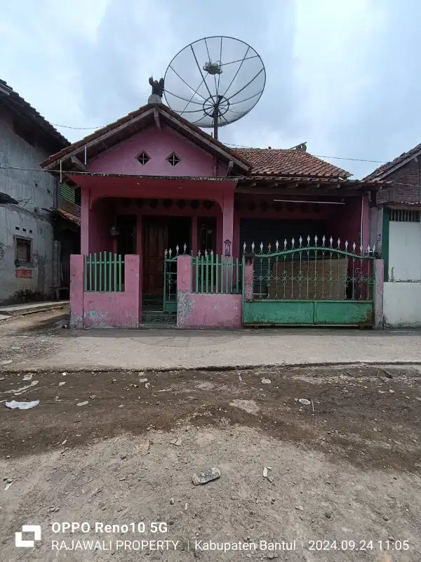 JUAL MURAH RUMAH 2 LANTAI DI BARAT KAMPUS ISI BANTUL