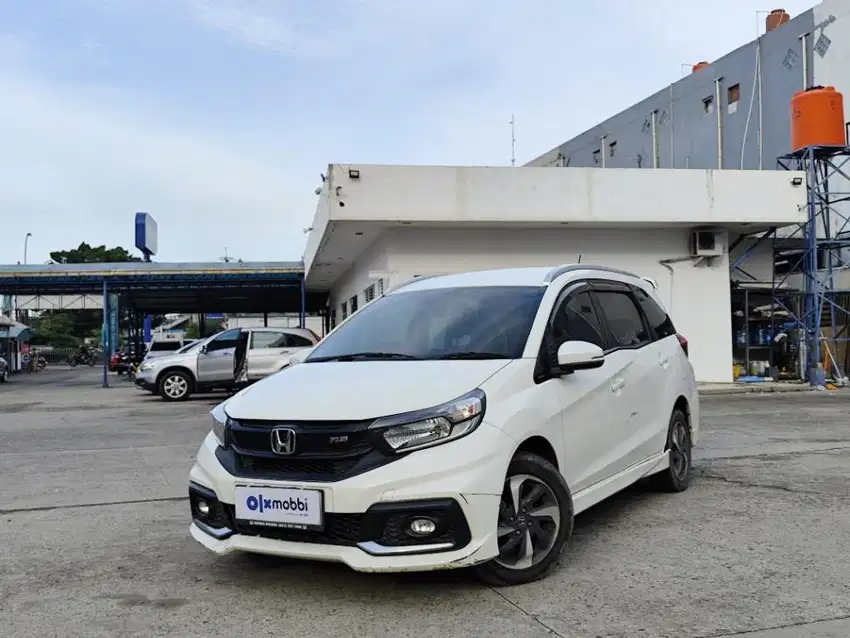 Pajak Panjang - Honda Mobilio 1.5 RS Bensin-AT 2017 (ZT)