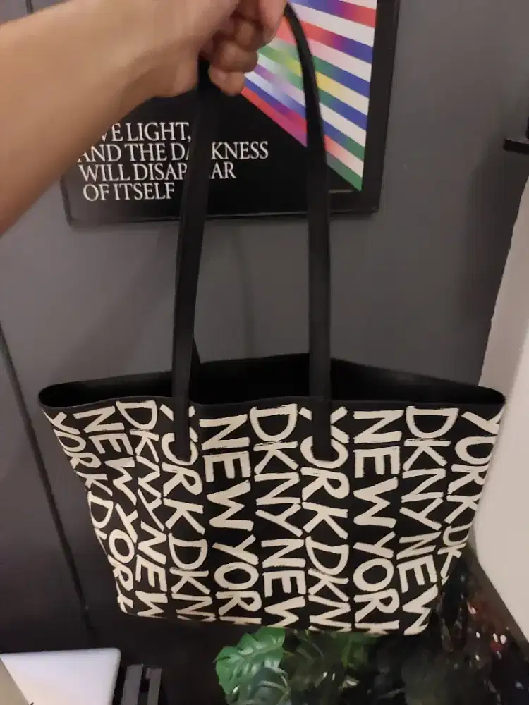 DKNY Brayden Woman Original