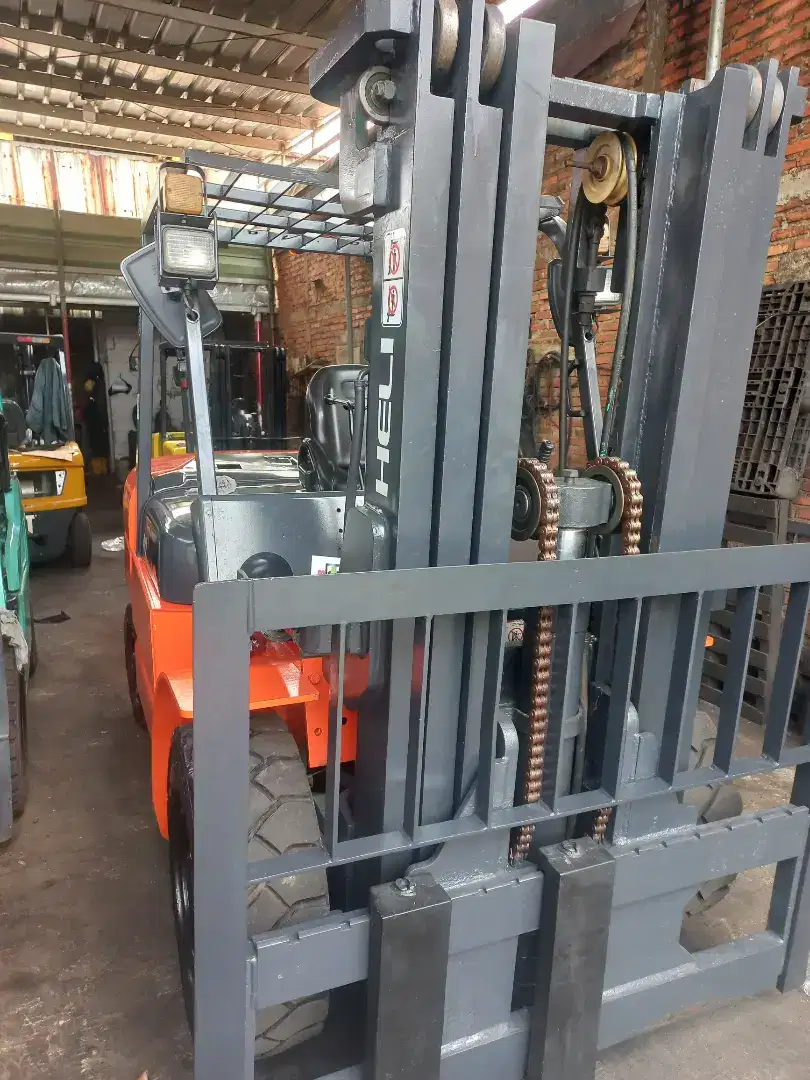 Forklift trilift 4 ton diesel