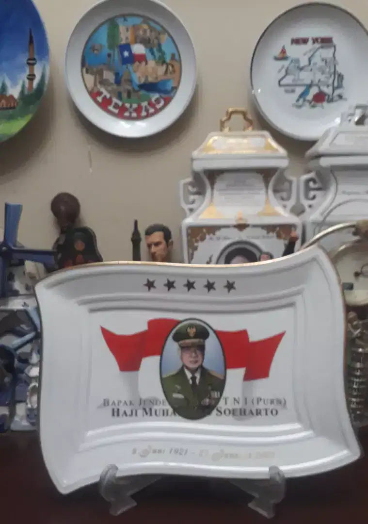 Antik vintage piring keramik souvenir 40 hari tahlil RI 1 jl cendana