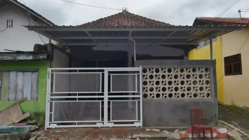 Rumah Ready Carport AC Tengah Kota Nyaman Aman Lokasi Strategis