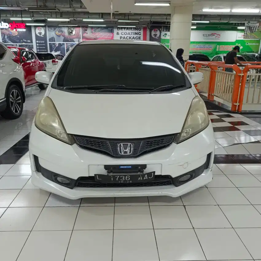 Honda Jazz RS matic 2011 facelift putih