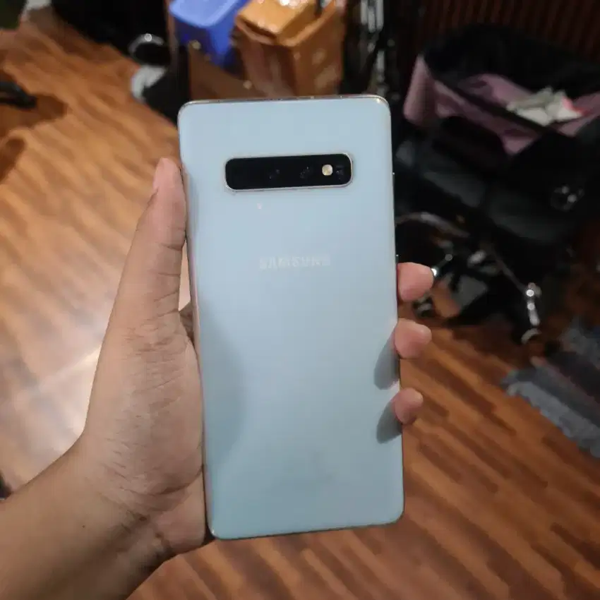 Samsung Galaxy S10+ 8/128 Fullset SEIN