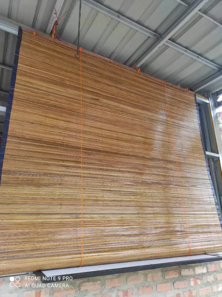 Tirai pelindung panas dan hujan