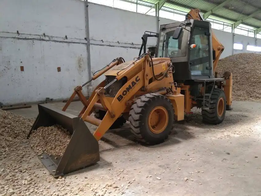 Dijual Backhoe Loader Bomac 2022