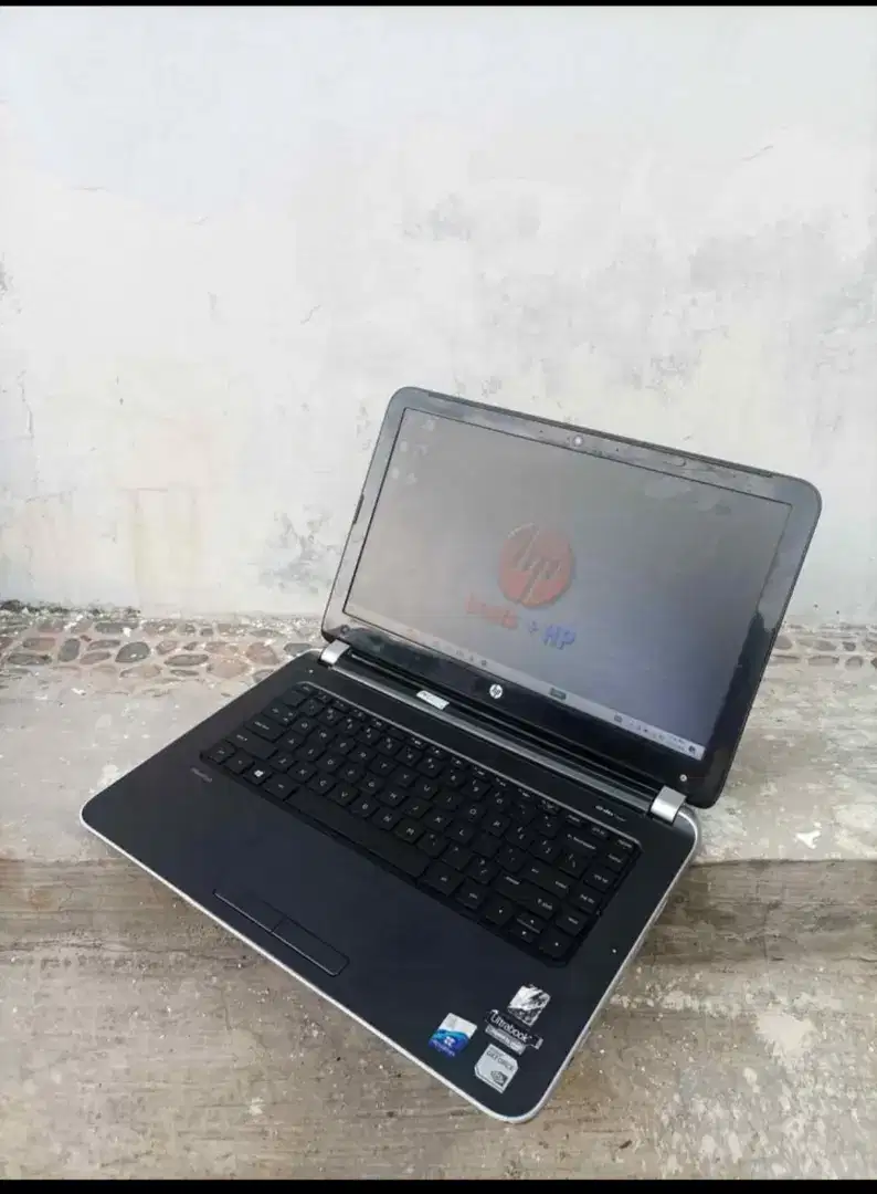 Laptop HP Pavilion 14 -Black //CORE I5 GEN4 SSD 128GB 8GB -Desaigner