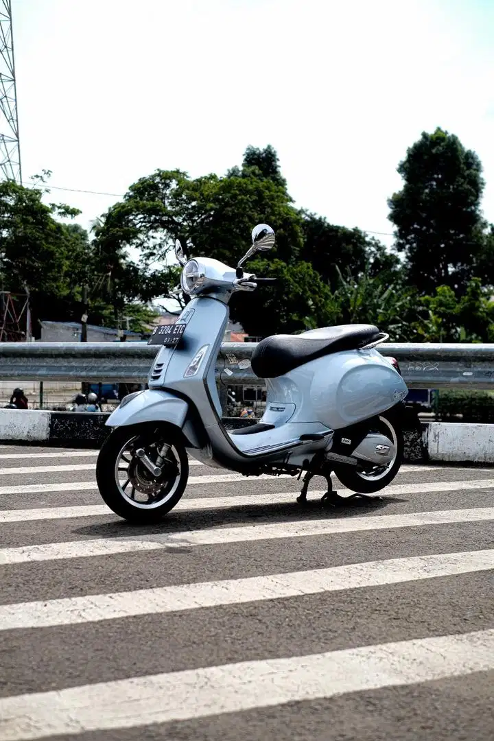 PIAGGIO VESPA METIC PRIMAVERA 150 iGet 2021 ( TERMURAH )