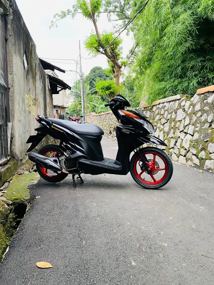 Honda Vario 125cc Kzr Pgm Fi Tahun 2013