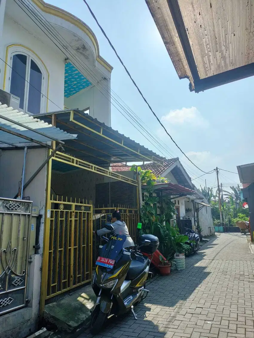 DIJUAL RUMAH CANTIK 2 LANTAI BUTUH UANG UNTUK BAYAR PINJOL