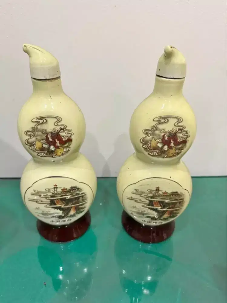 Guci Mini Antik Bentuk Labu