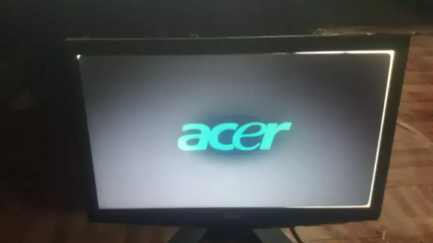 monitor acer 16inch minus