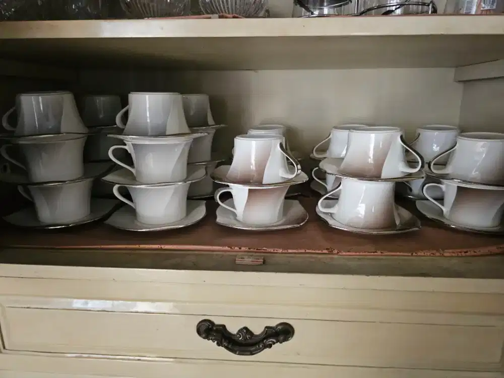 Narumi Bone China Cups & Saucers