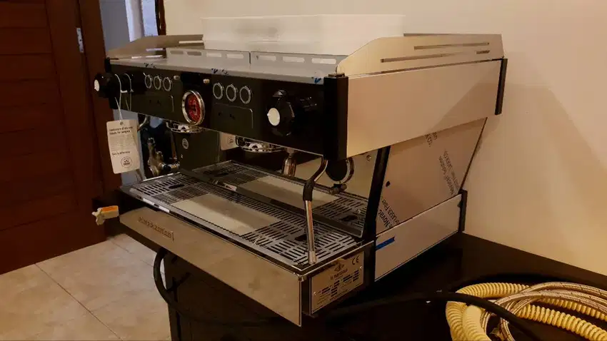 Mesin kopi La Marzocco Linea PB AV 2 Group BRAND NEW