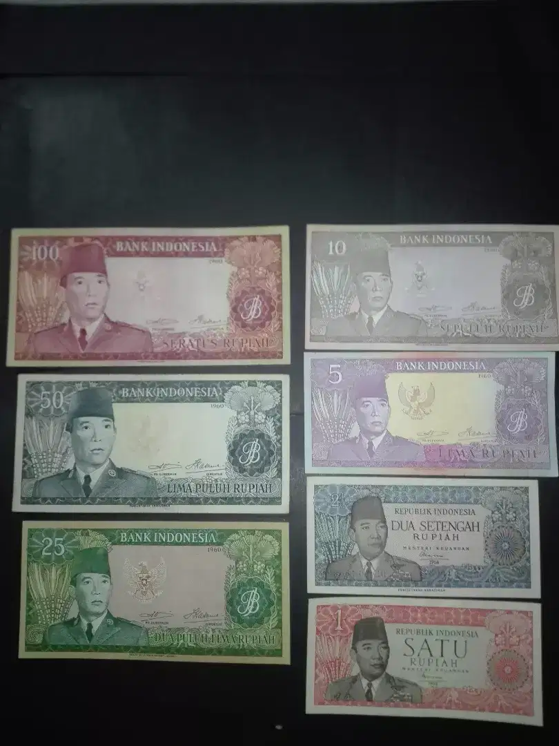 Uang Kertas Kuno Soekarno Satu Set.