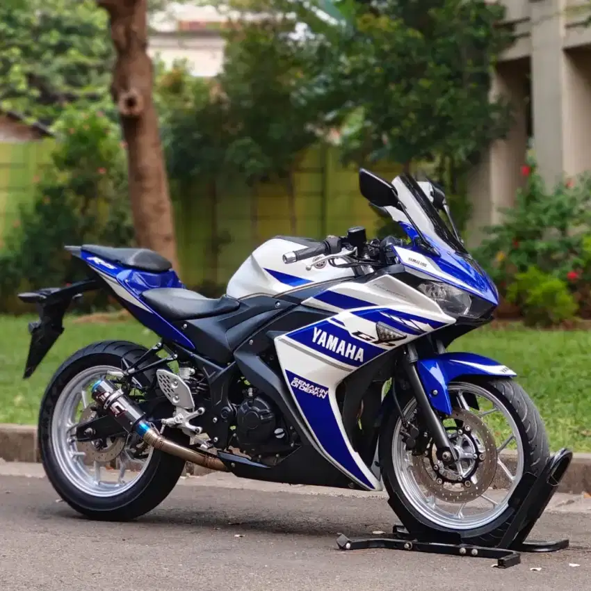 YAMAHA R25 BLUE GP 2015 LOW KM SIAP GAS PAJAK PANJANG