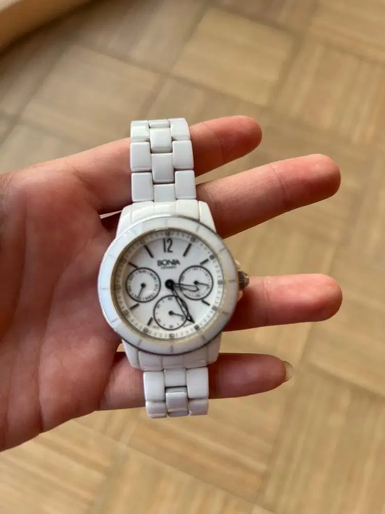 Bonia ceramic white chain