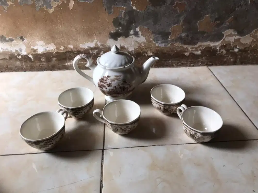 pajangan teko&cangkir,pisin kramik lawas