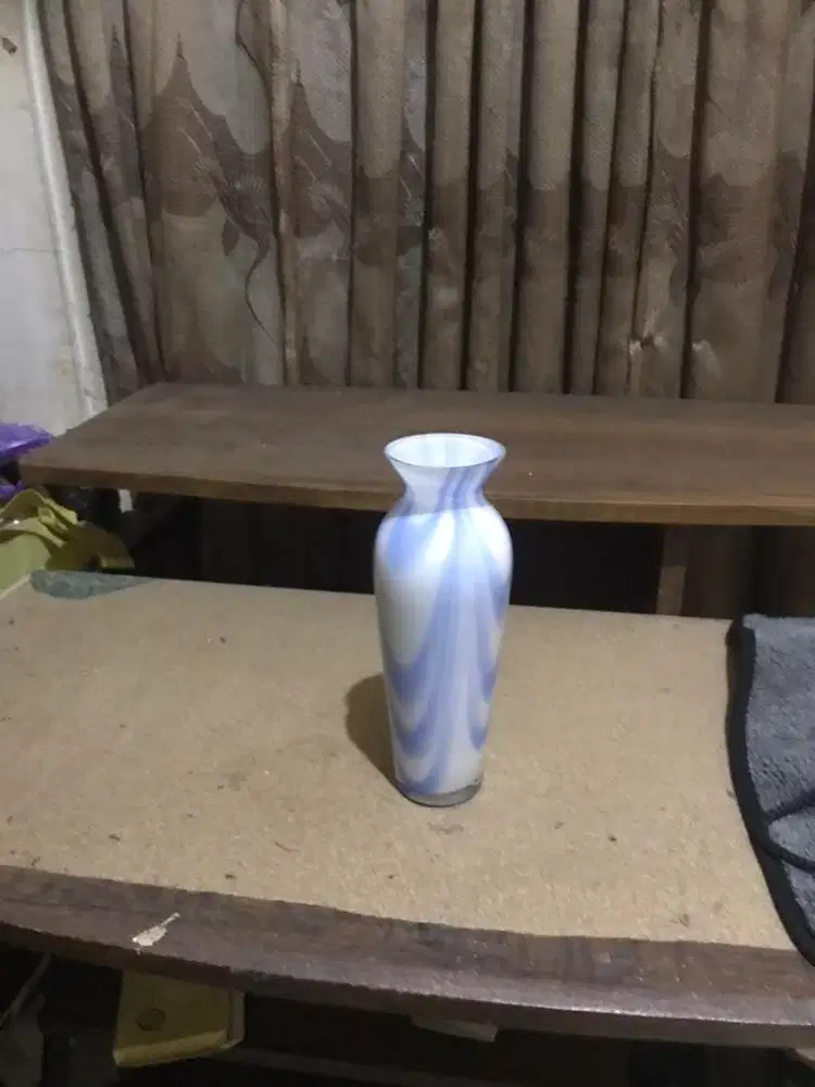 pajangan vas bunga kristal putih biru