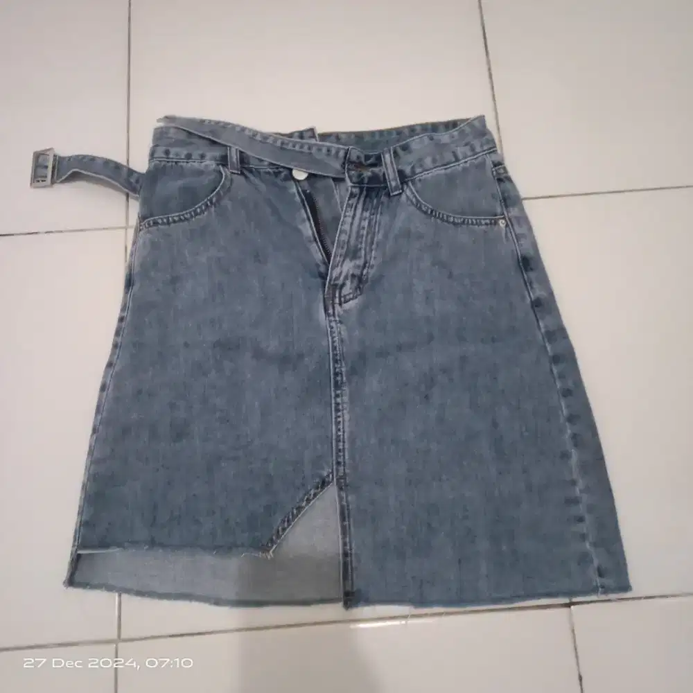 Rok jeans pendek