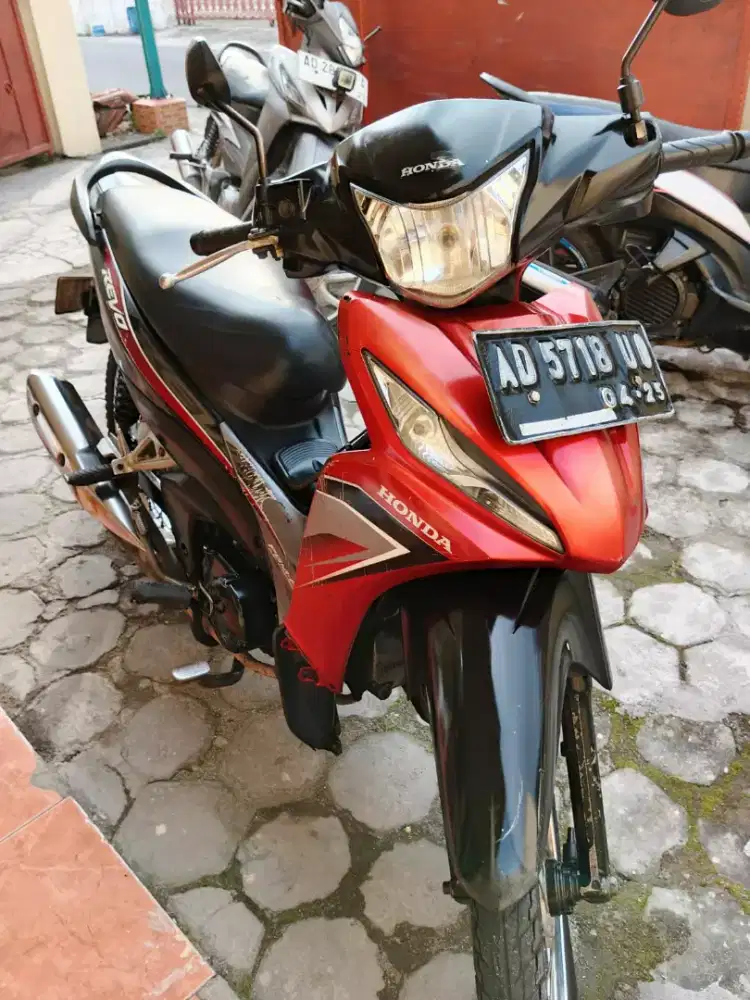 Jual Cepat Bu Motor Honda Revo 2015 Second bekas