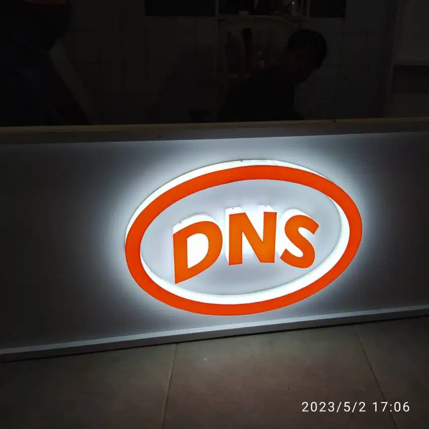 Neon Box Bulat/ Huruf Timbul/ Papan Nama/ Signage/ Jasa Reklame
