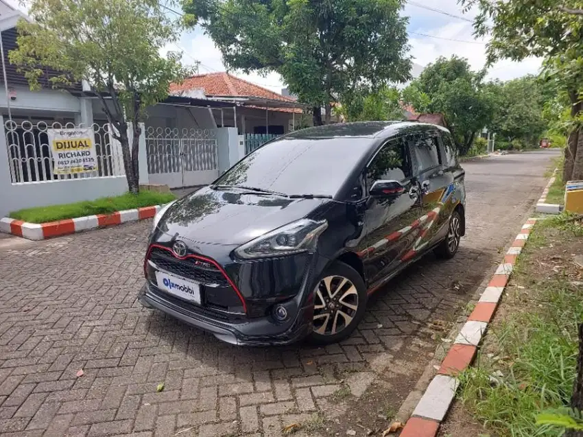 LOW KM Toyota Sienta 1.5 Q Bensin-AT 2017 HITAM ACH