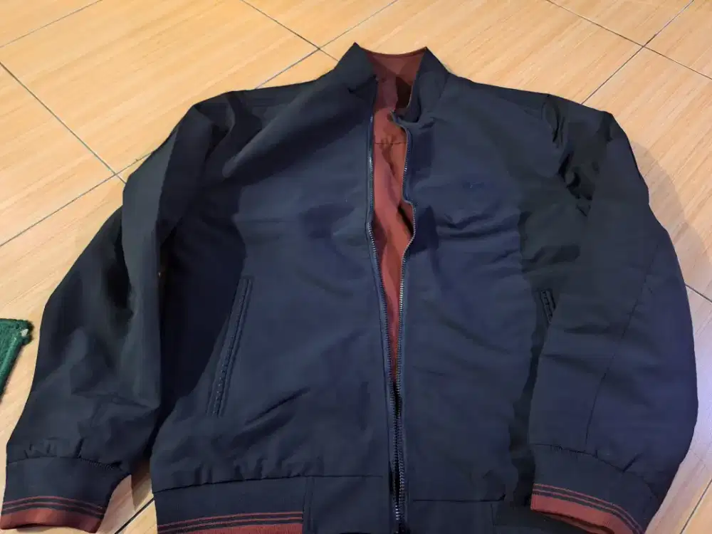 Jaket Unisex 2 sisi warna merk Eastcomte