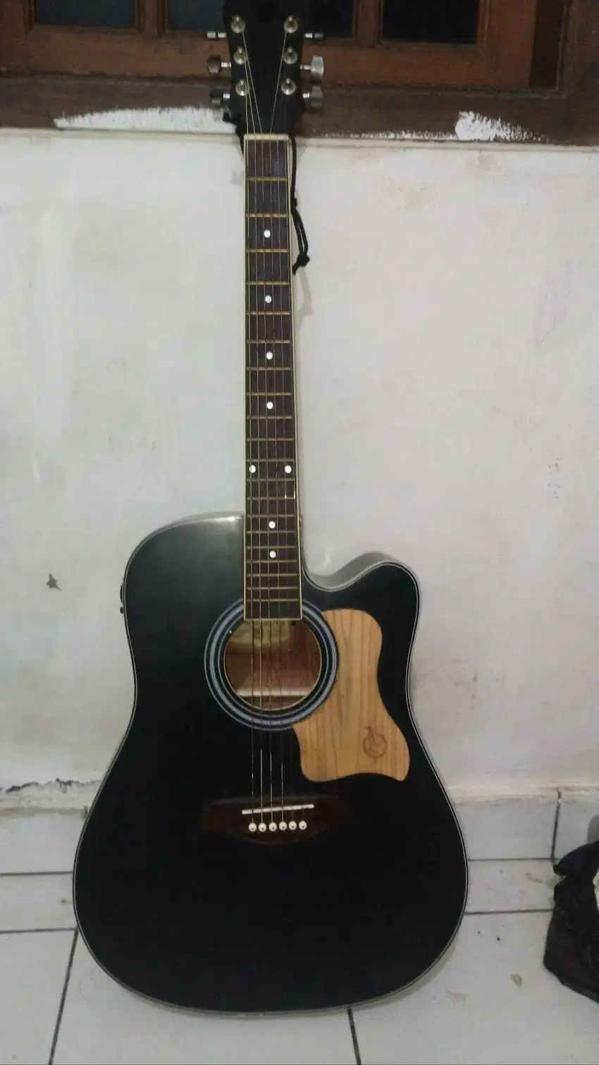 Gitar akustik baru 3 bulan