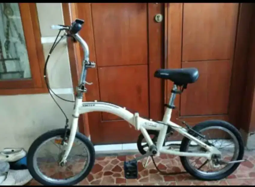 Sepeda Lipat UNITED STYLO 16 inch (tidak ada Overan Gigi)