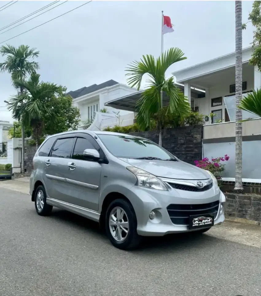 Toyota Avanza Veloz 1,5 tahun 2012 metic