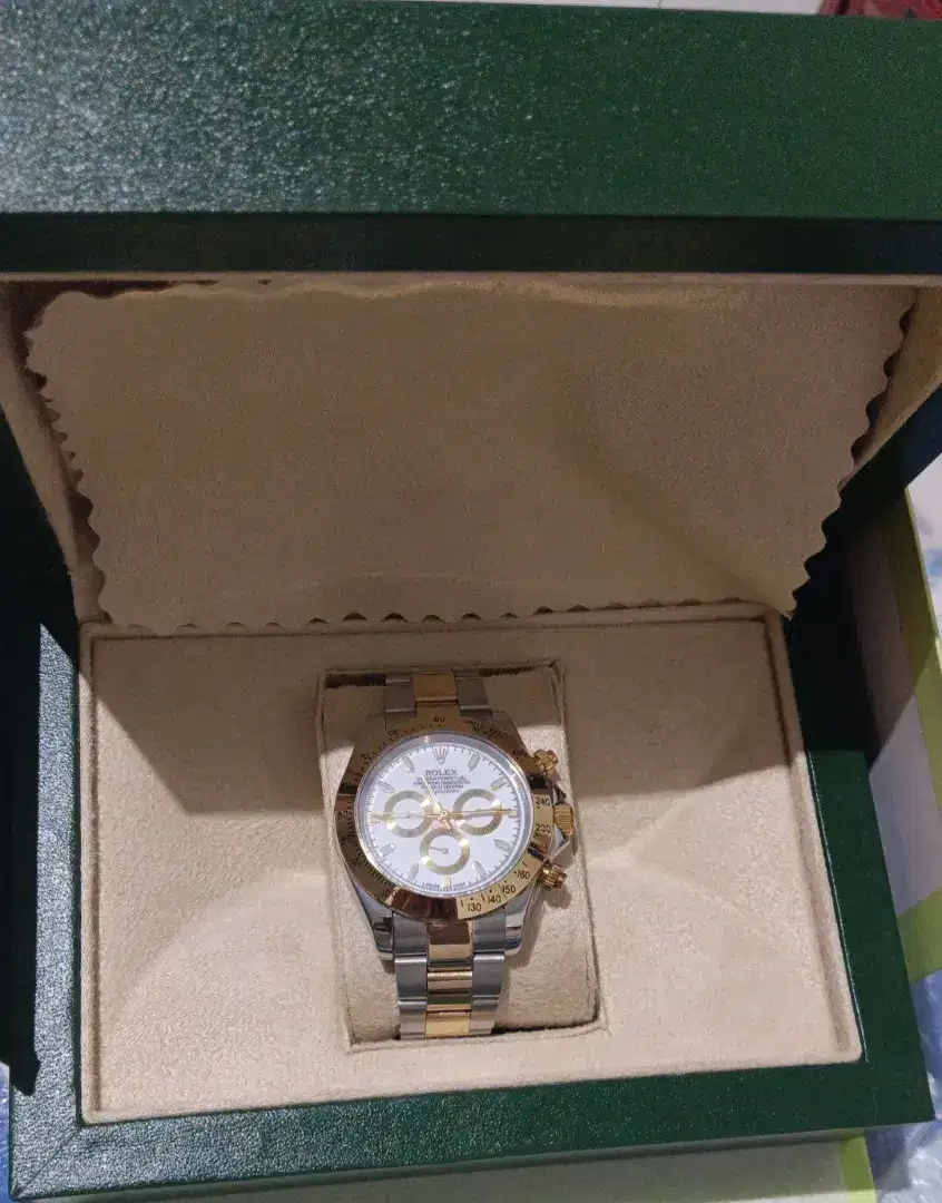 Dijual jam tangan rolex daytona limited, kondisi 99% jamin!