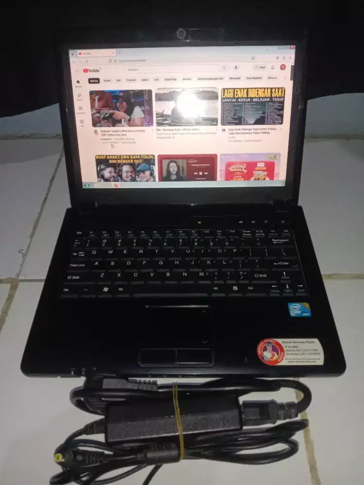 Laptop Axio Neon Core i2