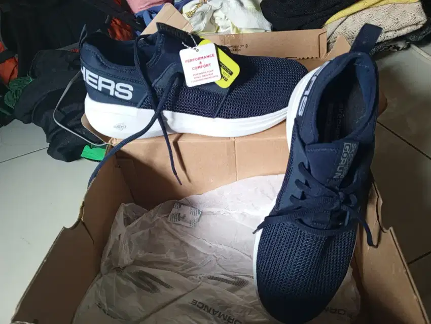 Sepatu skechers