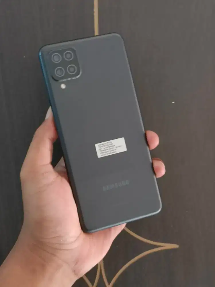 SAMSUNG GALAXY A12 4/128GB SEGEL NORMAL JAYA TINGGAL PAKAI