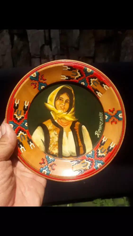 Antik vintage piring kayu eropa soevenir negara romania jarang ada