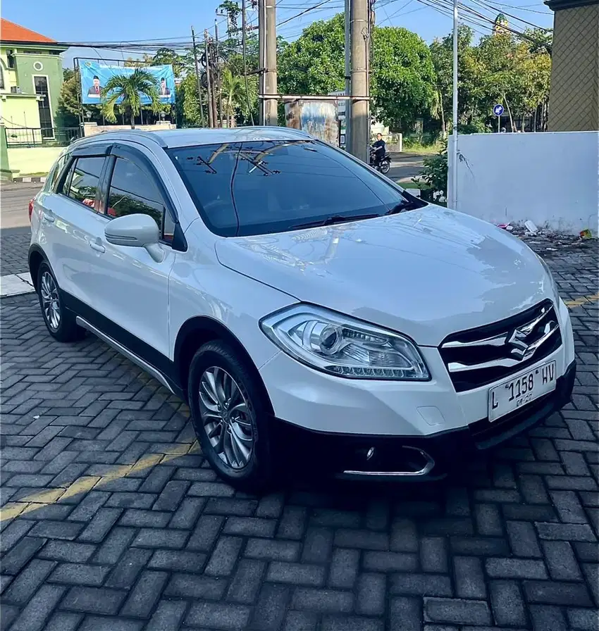 MURAH Suzuki SX4 S-Croos AT 17 XOver Tangan pertama Low KM Lengkap