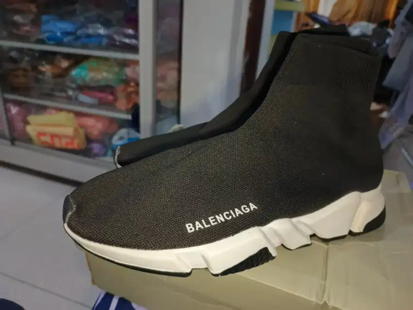 Slip on balenciaga speedtrainer  size 45 size 44 bisa pakai like new