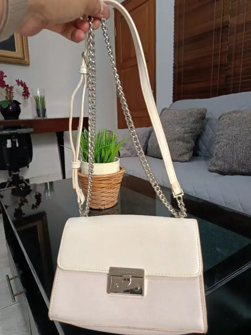 Tas Sling Bag Charles & Keith Pink White