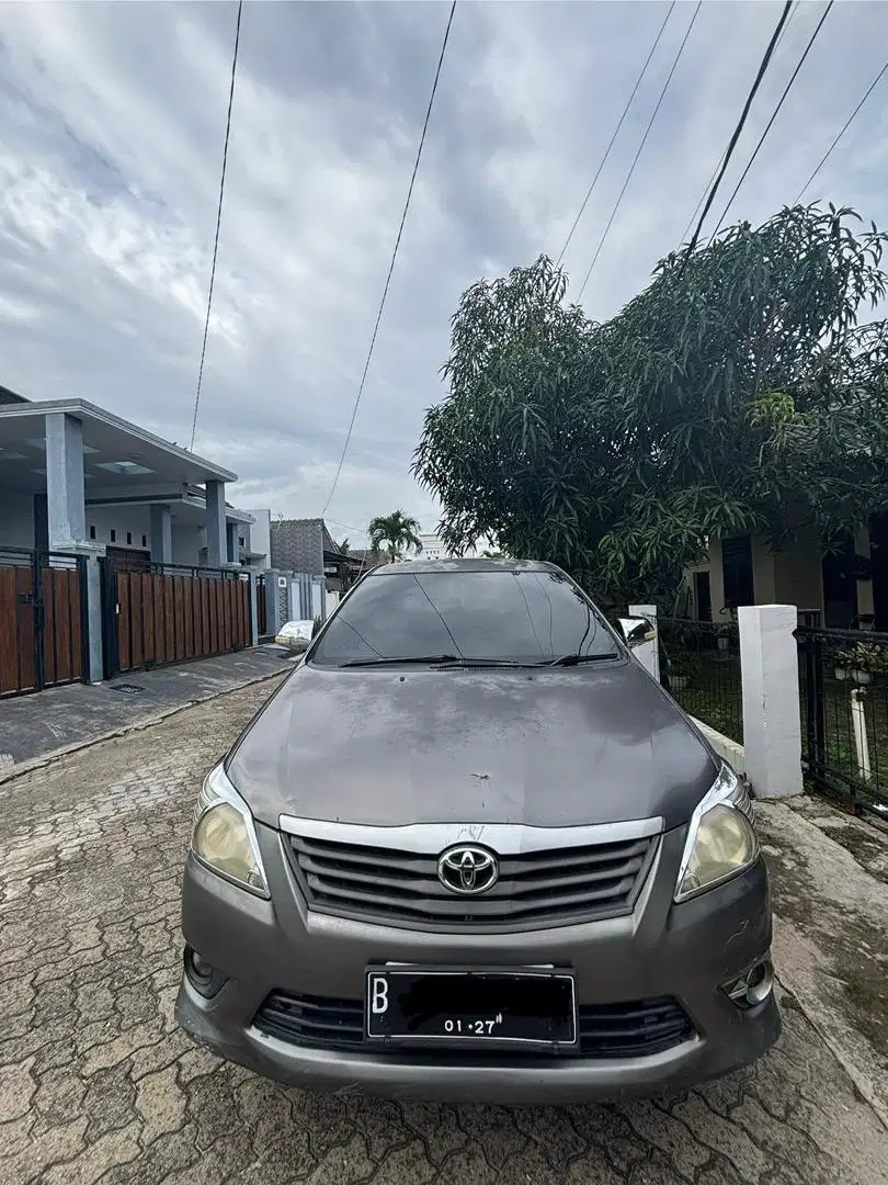 KIJANG INOVA 2011 E MT