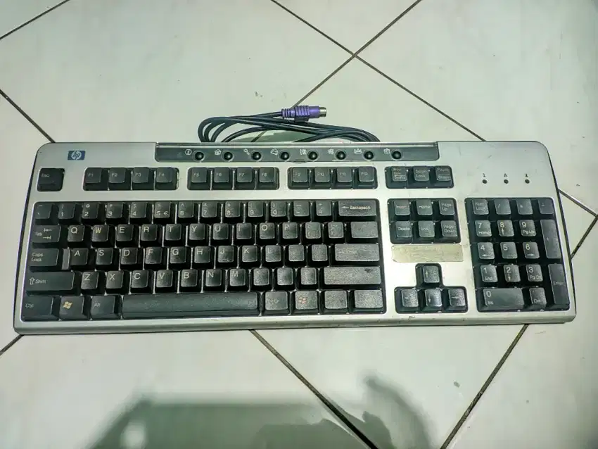 Keyboard PC tipe ps2 merk HP