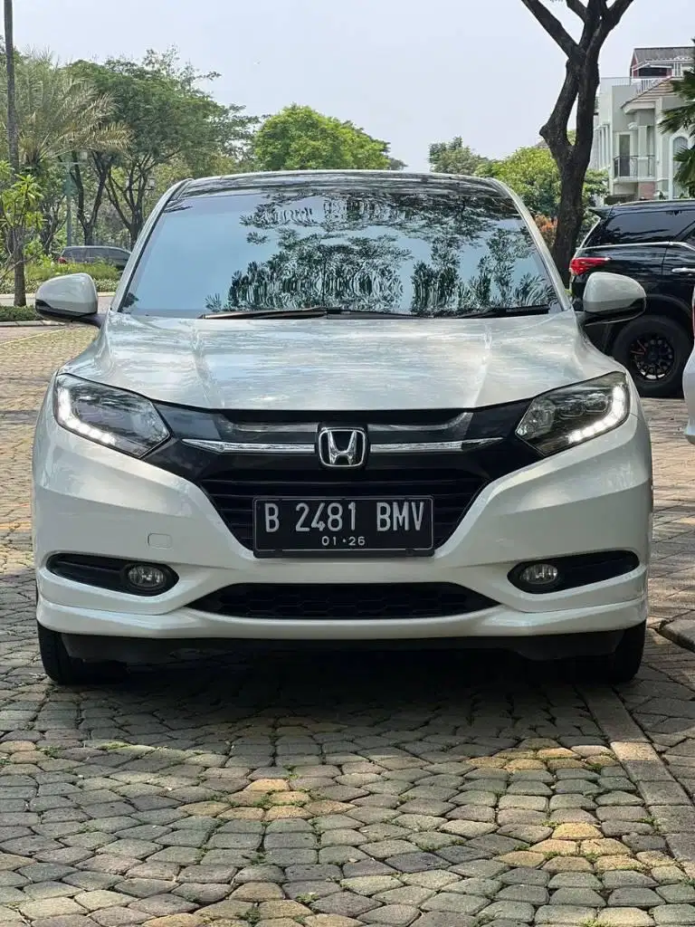 HONDA HRV 1.8 PRESTIGE AT 2015 / 2016 PUTIH