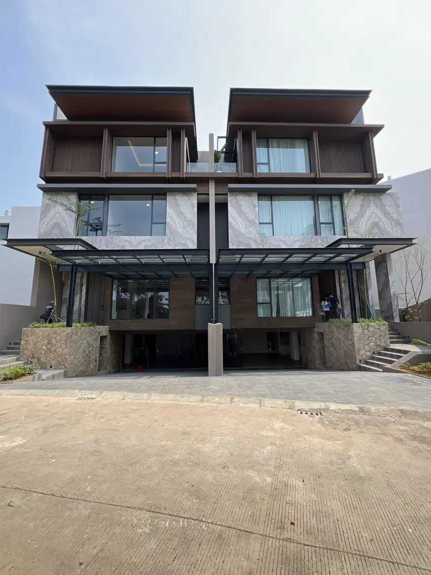 Dijual Rumah Luxury 12x15 4LT LIFT Lake Villa-Citra 6, Jakarta Barat