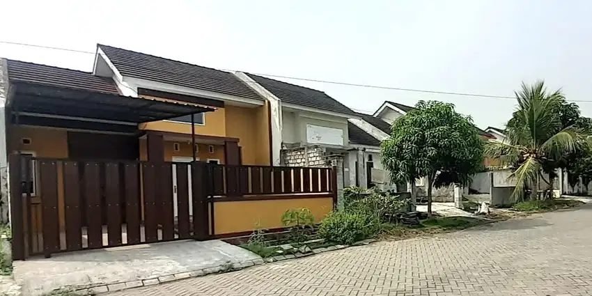 Rumah di Perumahan Patra Raya