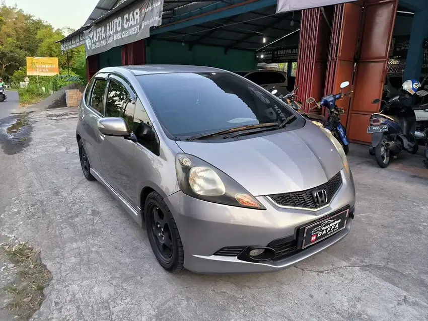 DP 4jt.Honda Jazz RS 2009 matic