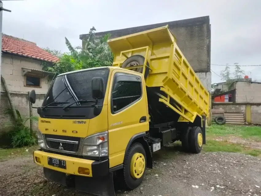 Mitsubishi FE 74HD-K  Euro 2 dump truk