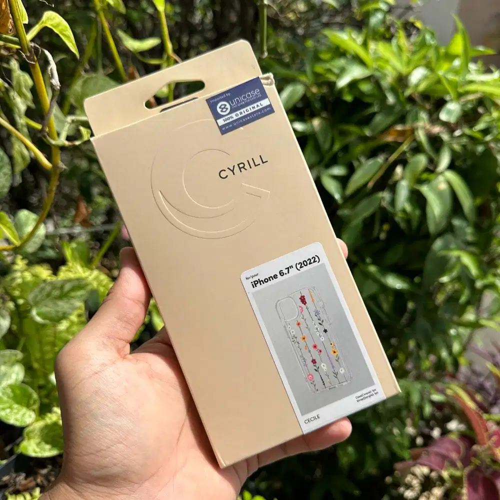 iPhone 14 Spigen Plus - Cyrill Cecile