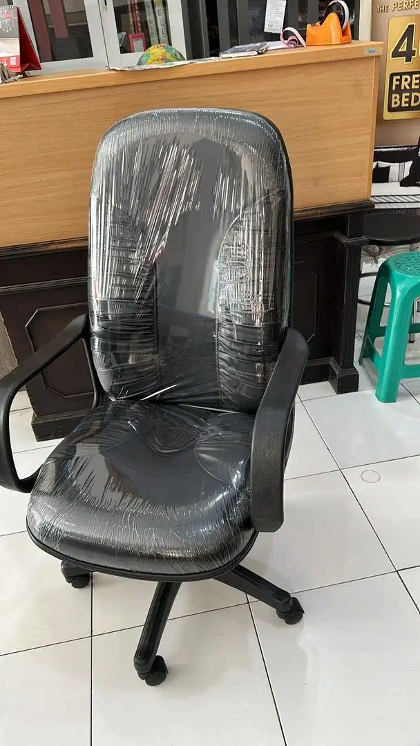 Kursi kantor direktur