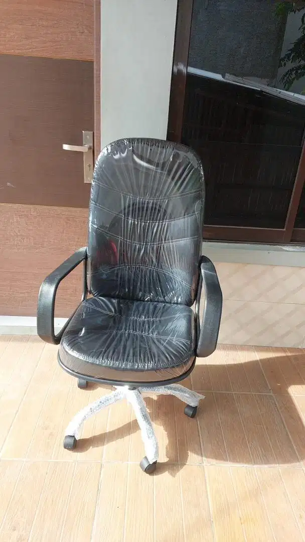 Kursi kantor direktur