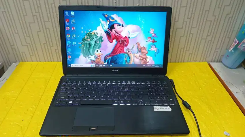 Laptop Acer Travelmate P445-M Core i3-4030U Memory 4gb 15inch